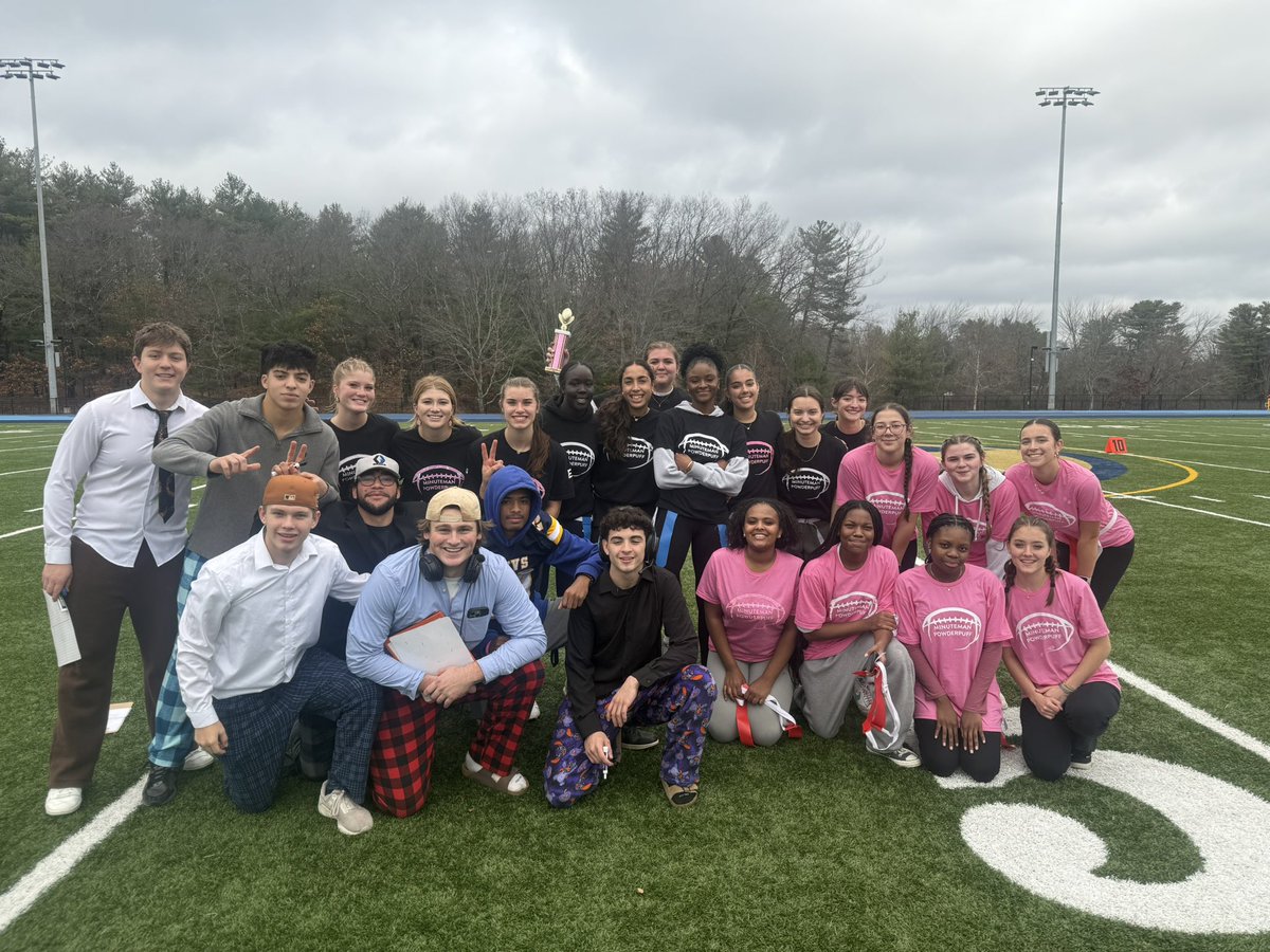 Seniors win Powder-Puff thriller 21-14!

Muji Vader and Maddie Scarletta score for the seniors with Junior TD’s coming from Zaida Stokes and Chrisha Valery.

The game was sealed on an interception by Achol Manyang!

#seniors
#gorevs