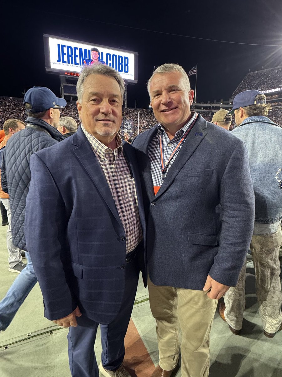 RepLedbetter's tweet image. Happy Iron Bowl Saturday! Our state has the greatest rivalry in college football, and I’m so proud that both these universities call Alabama home.