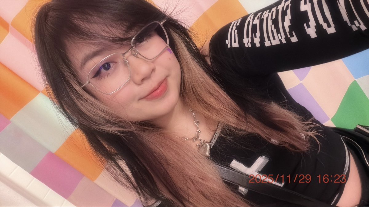 going on a hot pot date with my wispwife praying my credit card doesnt decline 🫶😘