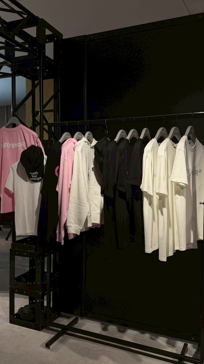 projectr___'s tweet image. #FEATURINGWORKS 
IN AEON Mall Osaka Dome City
POPUP Day 3

イオンモール大阪ドームシティ
〒550-0023
大阪市西区千代崎三丁目13番1 2F特設会場
OPEN：10:00〜21:00
※12/1(月)のみ 18:00 CLOSE

詳細は下記URL
verticalgarage.jp/topics

#THERAMPAGE 
#projectr
@therampagefext
@vertical_garage