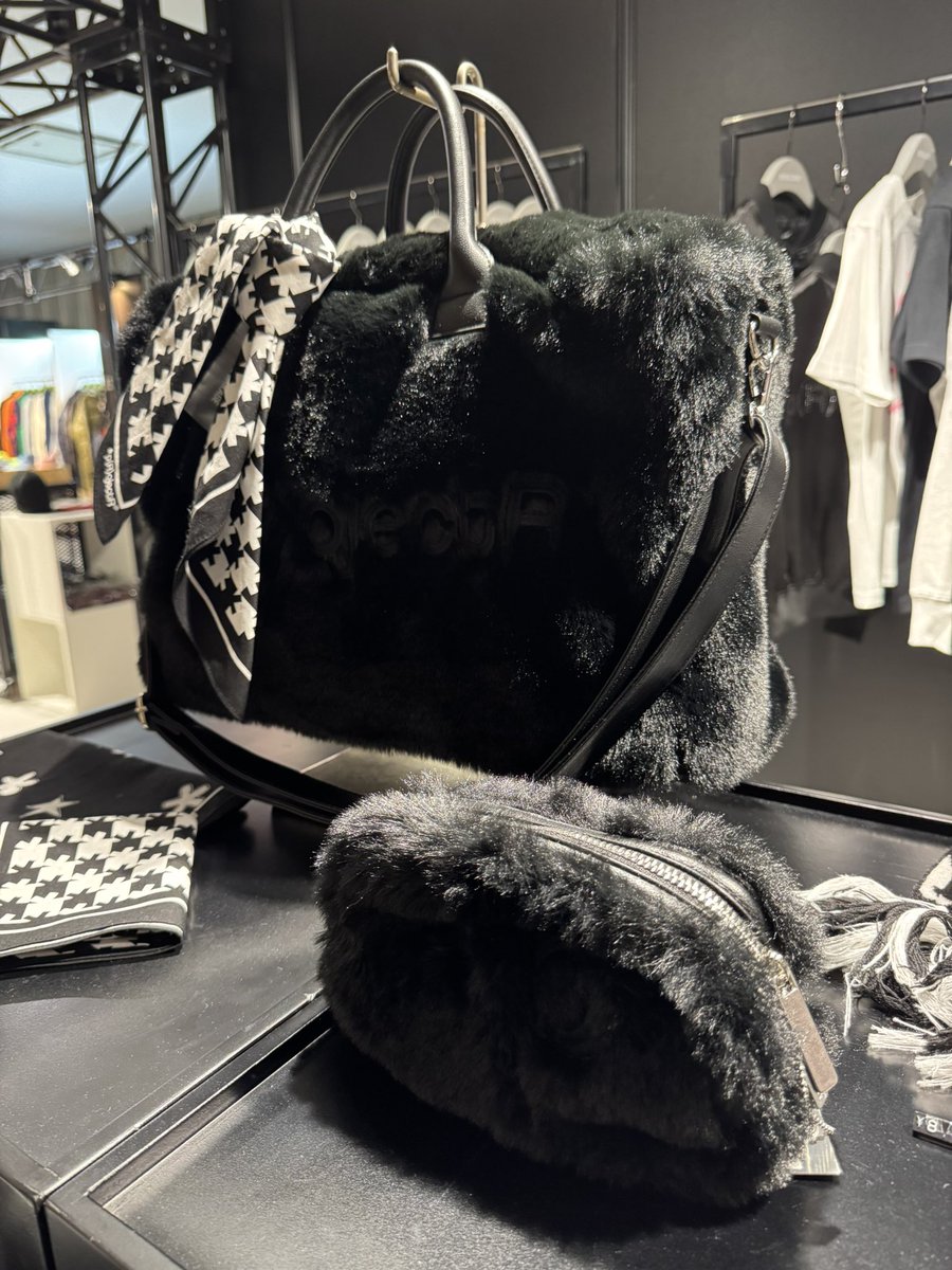 projectr___'s tweet image. #FEATURINGWORKS 
IN AEON Mall Osaka Dome City
POPUP Day 3

イオンモール大阪ドームシティ
〒550-0023
大阪市西区千代崎三丁目13番1 2F特設会場
OPEN：10:00〜21:00
※12/1(月)のみ 18:00 CLOSE

詳細は下記URL
verticalgarage.jp/topics

#THERAMPAGE 
#projectr
@therampagefext
@vertical_garage