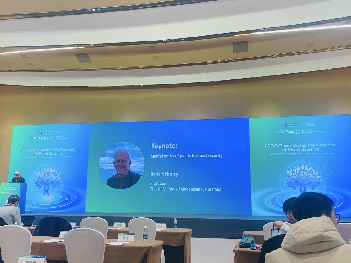 Ale_Raza6's tweet image. #Day3 of STOC Plant 2025 is kicking off with first keynote from Prof. Robert Henry from @CoEPlantSuccess 🇦🇺 

Spatial omics of plants for food security 🪴 🧬 🍱 

#STOCPlant2025 #spatialomics  #spatiotemporalOmics #omics #plantscience @GlobalPlantGPC @ManuelSpannagl