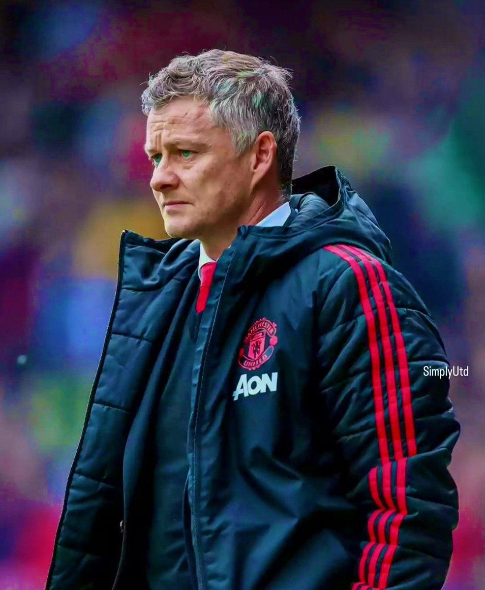 J_e_r_m_i_a_h's tweet image. OLE   VS    AMORIM
I WILL PICK OLE ALL DAY CAUSE HE WONT BRING SILLY FAVOURISIM INTO A TEAM CAUSE HE WANT TO WIN GAMES HE GIVE ALL THE PLAYER OPPORTUNITIES TO PERFORM 
THIS AMORIM TRYING TO CHANGE A CULTURE TO HIMSELF AND NOT THE CLUB 

SACK THIS FRAUD
#MUFC