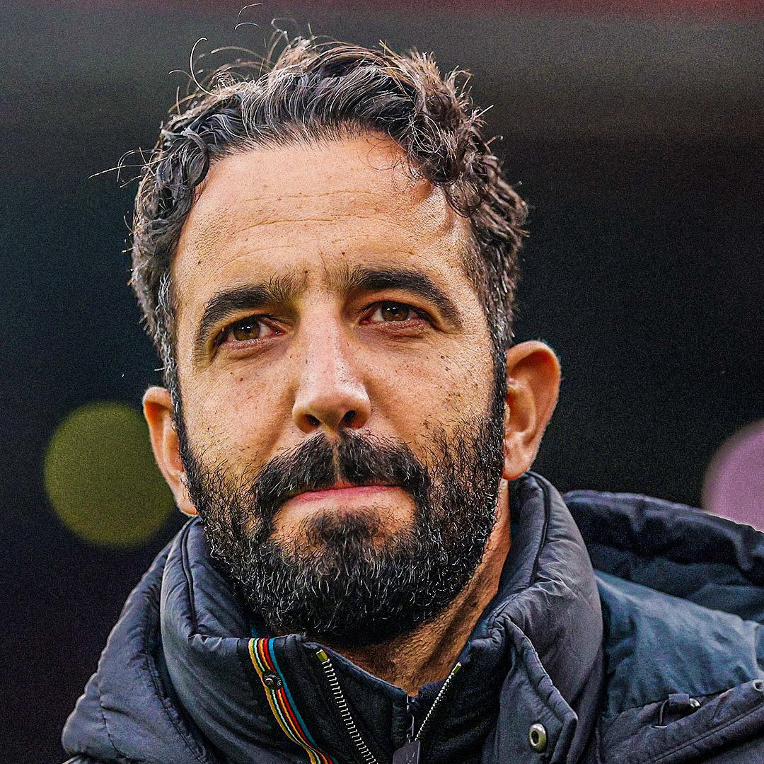 J_e_r_m_i_a_h's tweet image. OLE   VS    AMORIM
I WILL PICK OLE ALL DAY CAUSE HE WONT BRING SILLY FAVOURISIM INTO A TEAM CAUSE HE WANT TO WIN GAMES HE GIVE ALL THE PLAYER OPPORTUNITIES TO PERFORM 
THIS AMORIM TRYING TO CHANGE A CULTURE TO HIMSELF AND NOT THE CLUB 

SACK THIS FRAUD
#MUFC