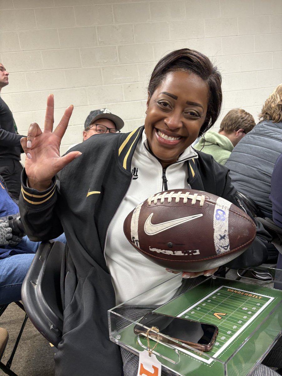 ChrisHarrisWSMV's tweet photo. Vandy AD Candice Storey Lee got the game ball.
@VandyFootball https://t.co/5H0LTfEdQM