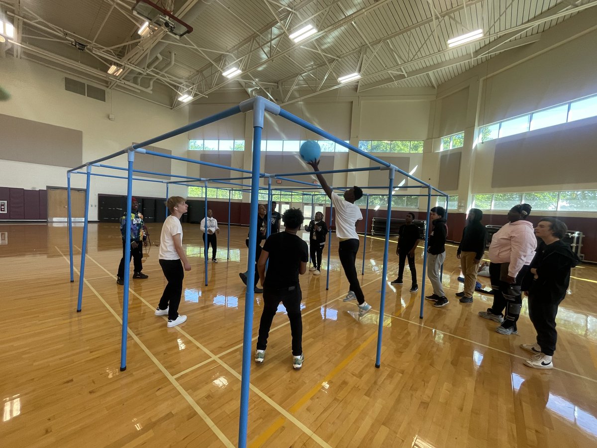 9squareintheair's tweet image. PE class is so much fun with 9 Square in the Air! #9squareintheair #9square #ninesquare #physed