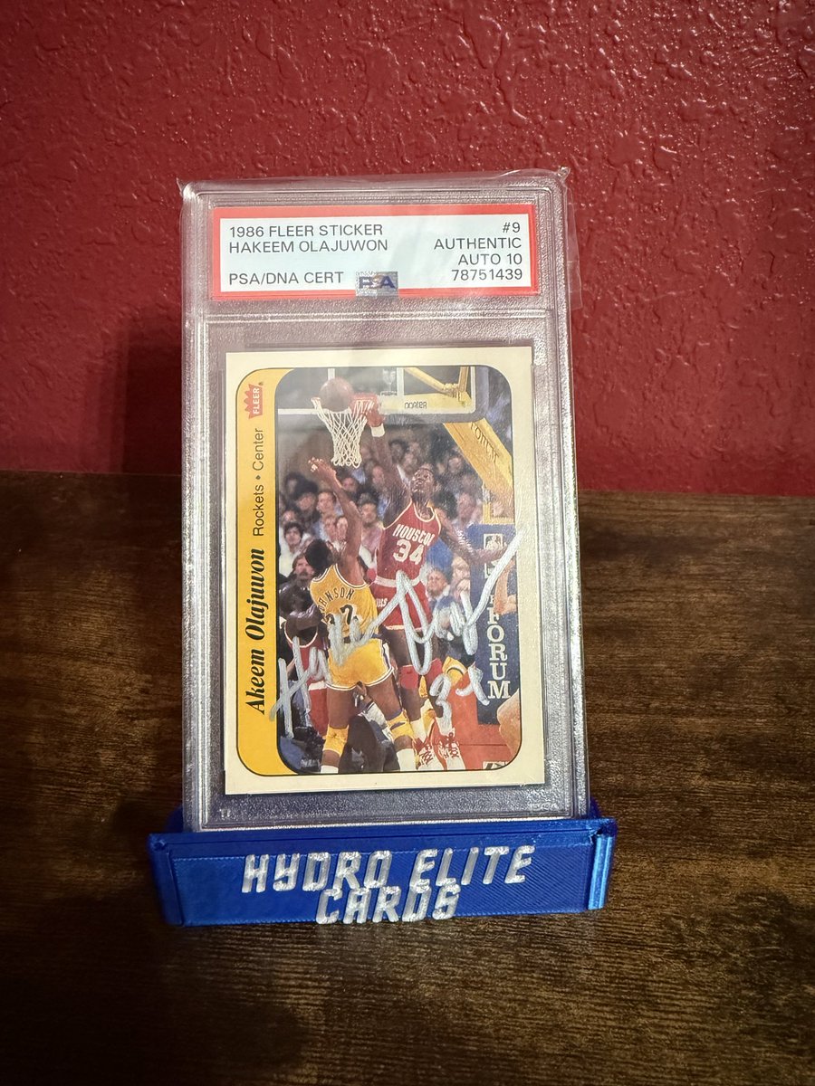 HydroEliteCards's tweet photo. Hakeem Olajuwon On card auto 1986 Fleer Sticker #9 RC. $650 shipped. https://t.co/HJGrKTN0Ky