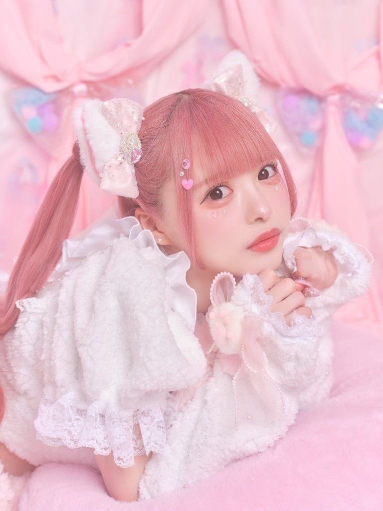 めろん tweet media