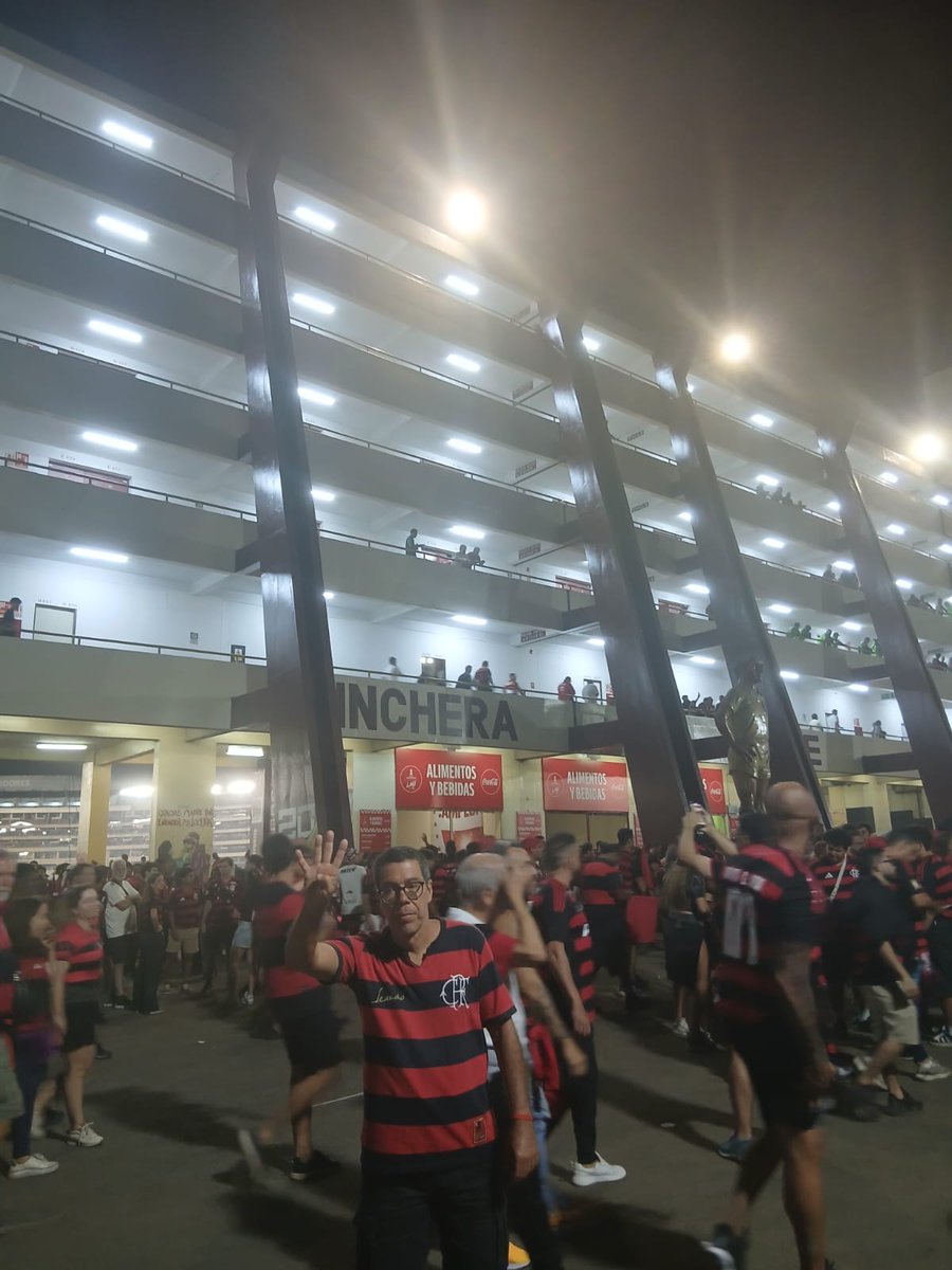 Libertadores 2025. Flamengo Campeão. TETRA.
13 Jogos. O primeiro na Venezuela e a Final em Lima, Peru. Estive em 12. Tem que respeitar.
TE SIGO A TODO LADO.