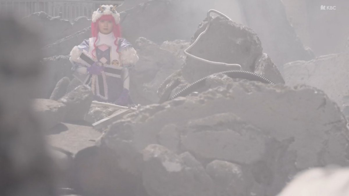 「最悪な正体バレ・・・・ #nitiasa」|ワトソン士のイラスト