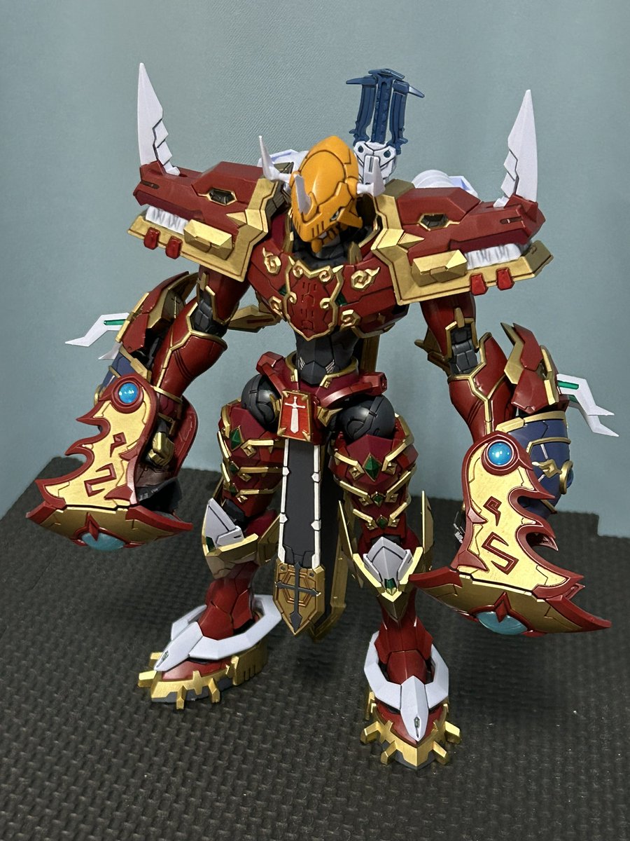 完成ポストのカイゼルグレイモン左上腕前後逆で恥ずかしい(・ω