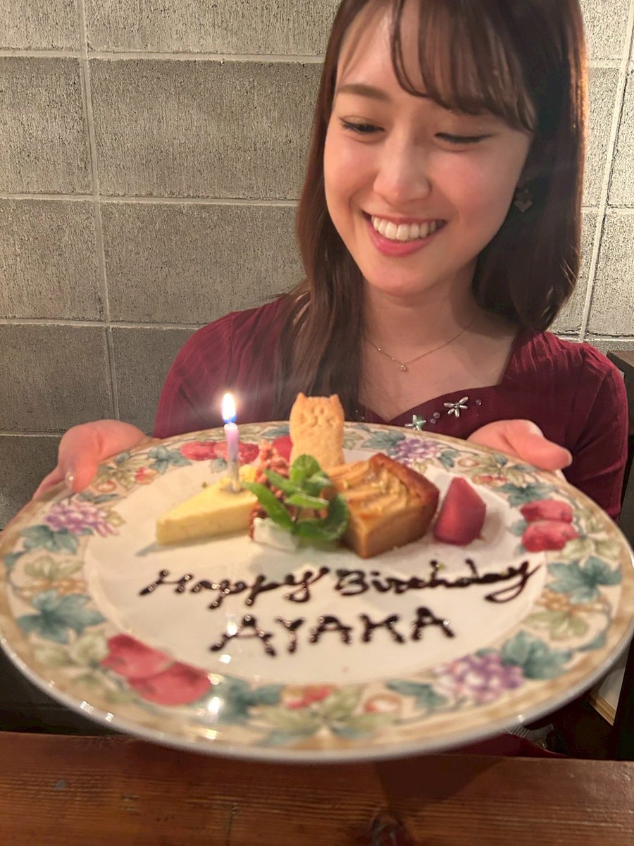 _gemmaya's tweet photo. 震えるほど可愛くて美味なプレートで
お祝いしていただき、シェアせずには
いられませんでしたお許しを🐱🥹🤍

今日はニュース担当です！
どなたにもいい事ありますように☺︎ https://t.co/nkN0IvFmNo