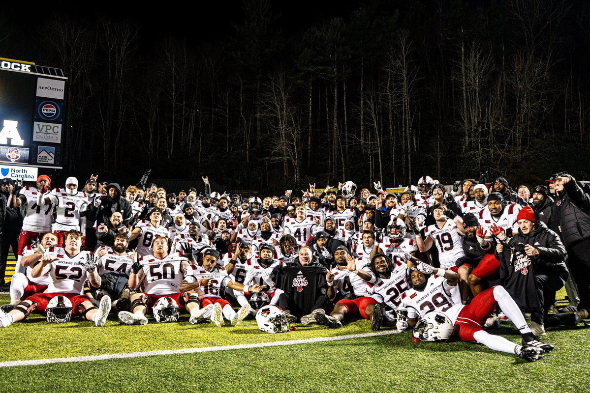 AStateFB's tweet image. Brotherhood. This is what it’s all about‼️🎳

#WolvesUp🐺 I #PoundTheRock🪨🔨
