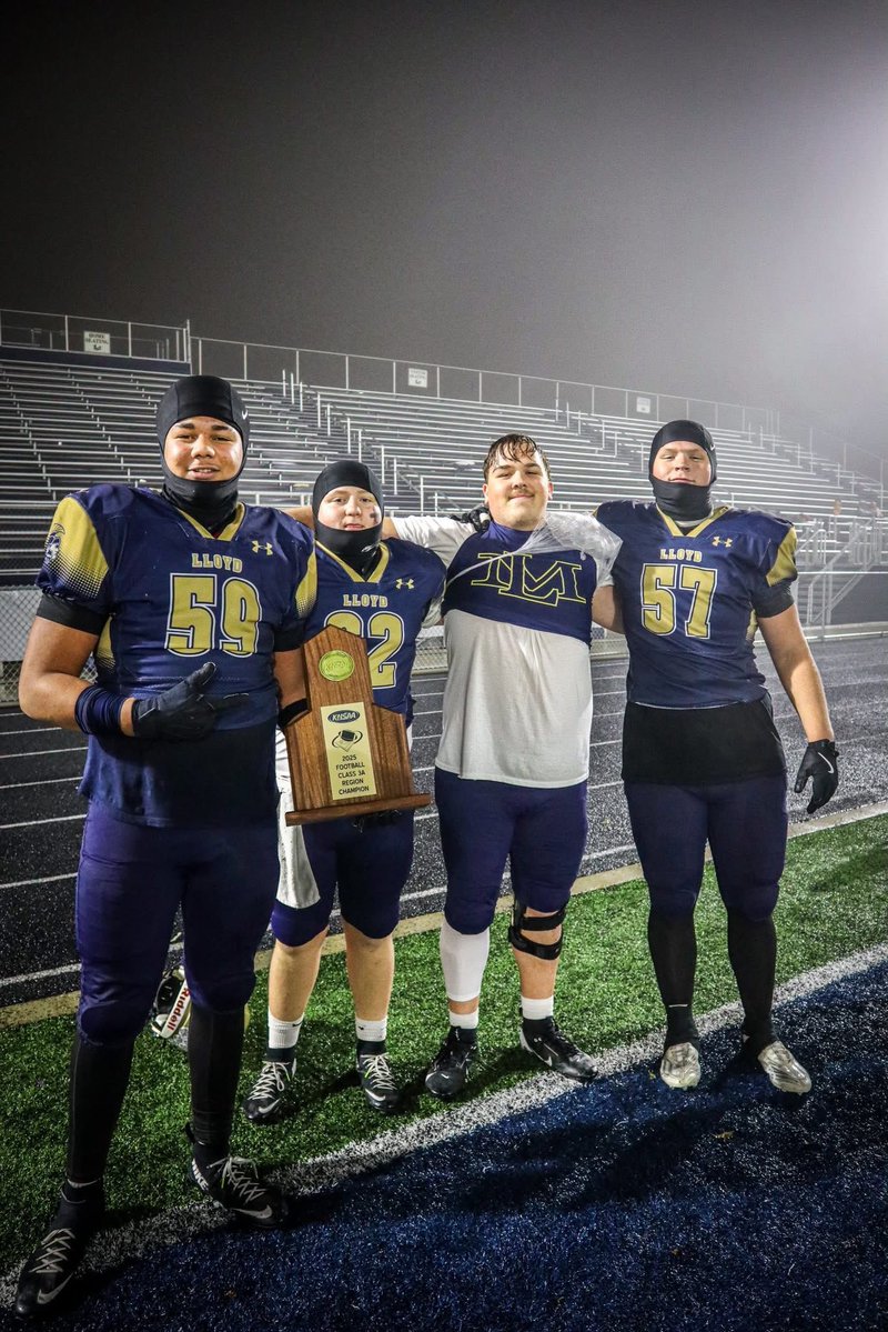 Season didn’t end how we wanted it I wouldn’t want to play with another group of guys this team was truly amazing. 
#51 out

Undefeated district and regional champs🏆