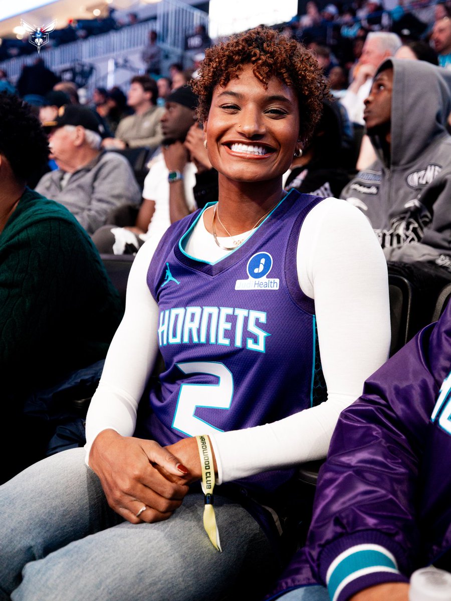 Olympic medalist Anna Cockrell in the house! 🤩