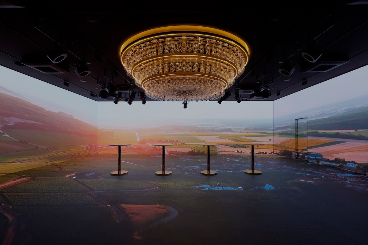 クリエイターの世界観を実現する、貸出可能なホワイトボックス。日本最上級のイマーシブ体験型文化施設 「OMAKASE青山ガーデンbyGMO」オープン  内外装のデザインは、世界的デザイナーである森田恭通氏が手掛けています。 GMOインターネットグループ株式会社 https://t.co ...