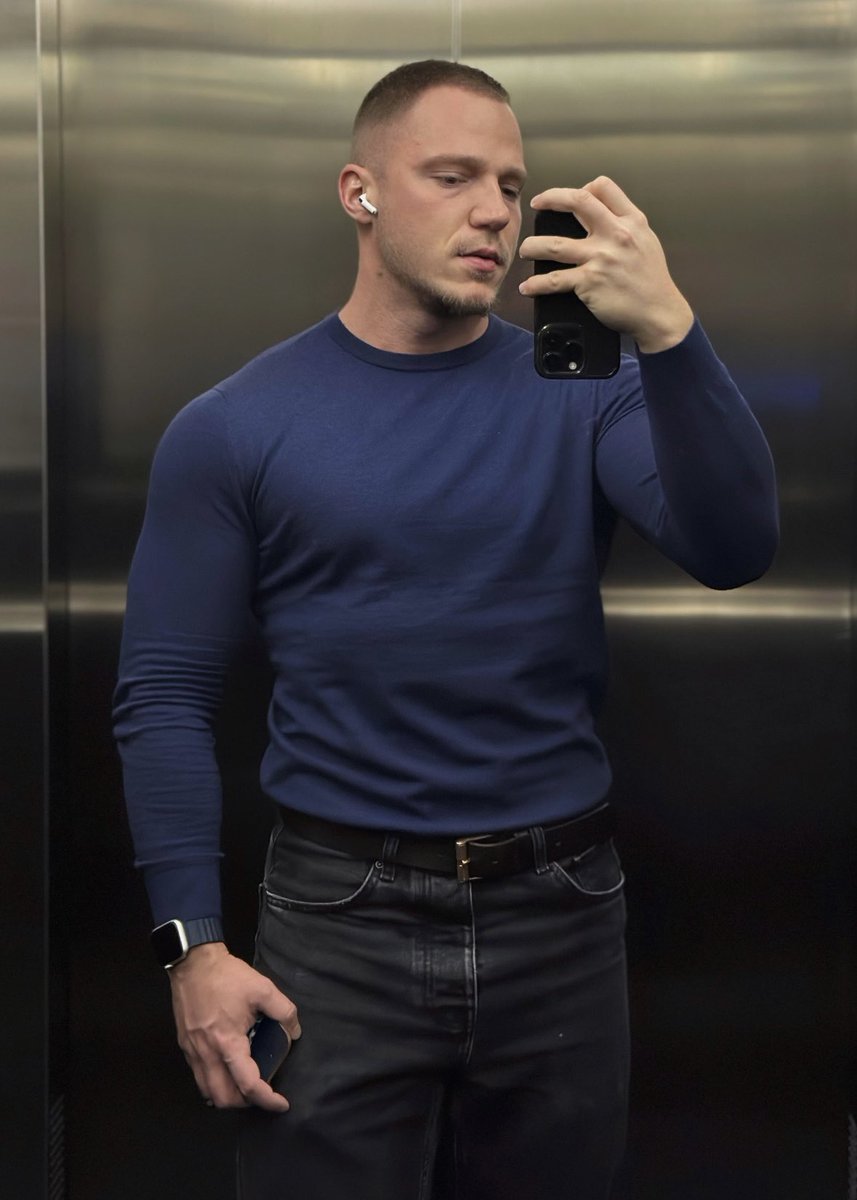 ouseswon's tweet image. Мне никто так и не объяснил:

почему я такой круассивый должен въебывать 
будто у меня куры козы трое детей и 2 ипотеки в Москве