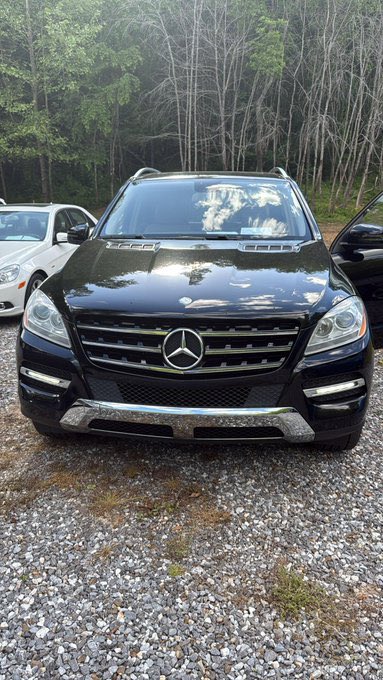 Bella_bb02's tweet image. I really want to buy this Benz, it&apos;s 27M. Just one responsible Web3 guy, God 🙏