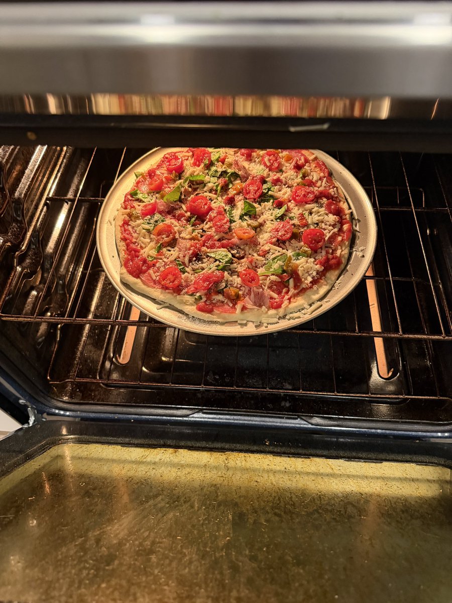 SerenaCMah's tweet photo. Thank you @ItalianCentre for the freshest ingredients for our dinner tonight #yegfood #myminime loved every bite and my heart is full. ❤️🍕#yegfood #ShopLocal https://t.co/Zh5gx75Zny