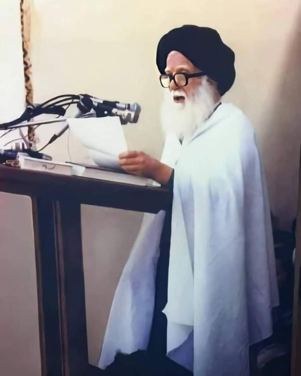 إن كل فرد صاحب حق إذا حرم من حقه وأخذه منه الظالمون
فإنه له الحق أن يطالب بحقه، وأن يذكر المجتمع به، وأن يبرز حججه وبيناته على ثبوته، ما أوتي إلى ذلك من سبيل وهذا لا ينبغي أن يكون محل شك إطلاقاً.
​والمهم أن الأصل في كل ذي حق أن يدافع هو عن نفسه ويطالب بحقه، لا أن يدافع عنه غيره.