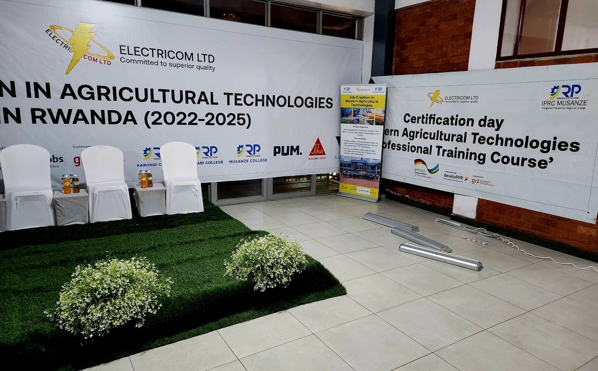 niyo_charles's tweet image. 🔊 IT&apos;S TODAY 🔊

All is set for today&apos;s event of Job Creation in Agricultural Technologies in Rwanda project phase-out at 📍 ELECTRICOM HQs – Gahanga

#ETC
#AgriTech
#SkillsForWork
#Rwanda