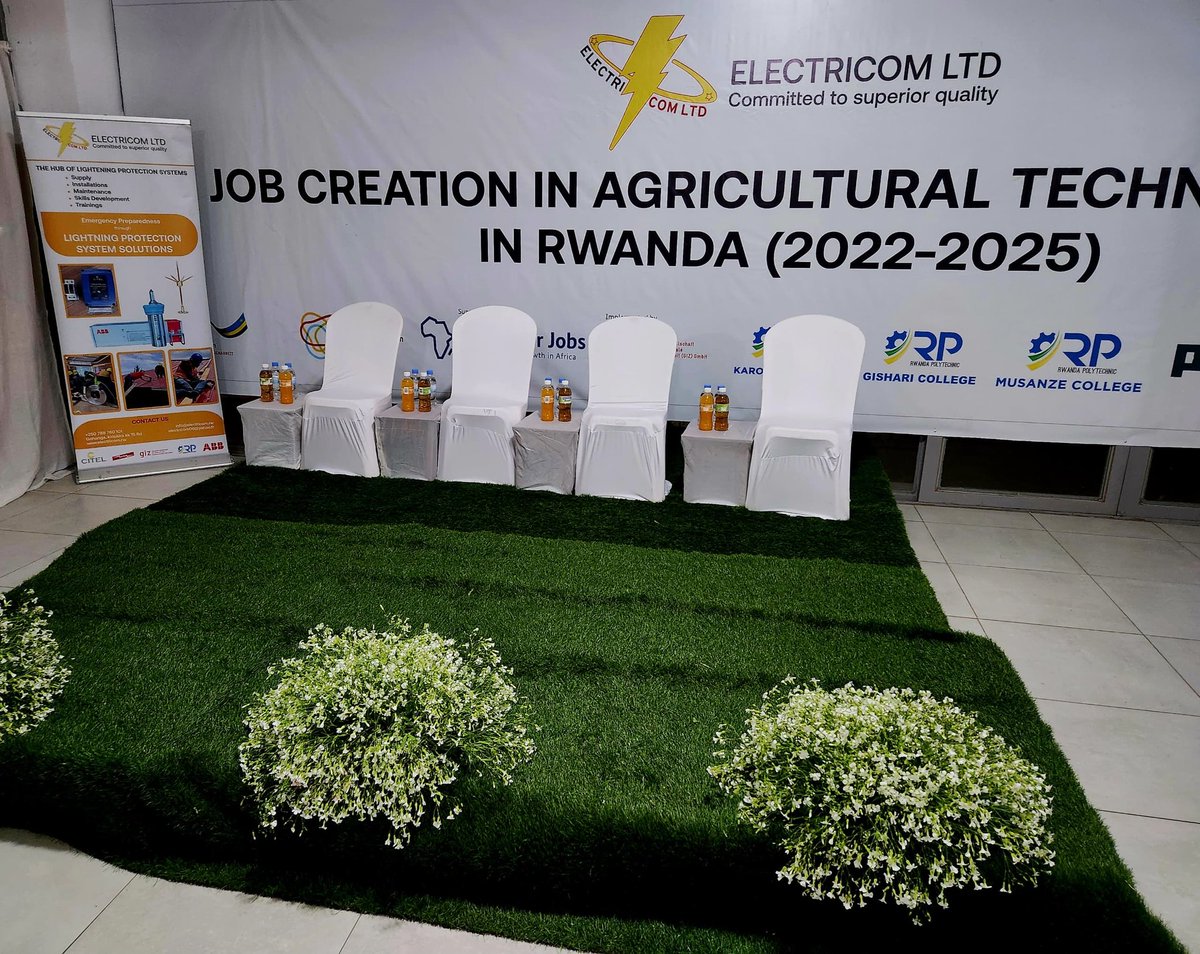 niyo_charles's tweet image. 🔊 IT&apos;S TODAY 🔊

All is set for today&apos;s event of Job Creation in Agricultural Technologies in Rwanda project phase-out at 📍 ELECTRICOM HQs – Gahanga

#ETC
#AgriTech
#SkillsForWork
#Rwanda