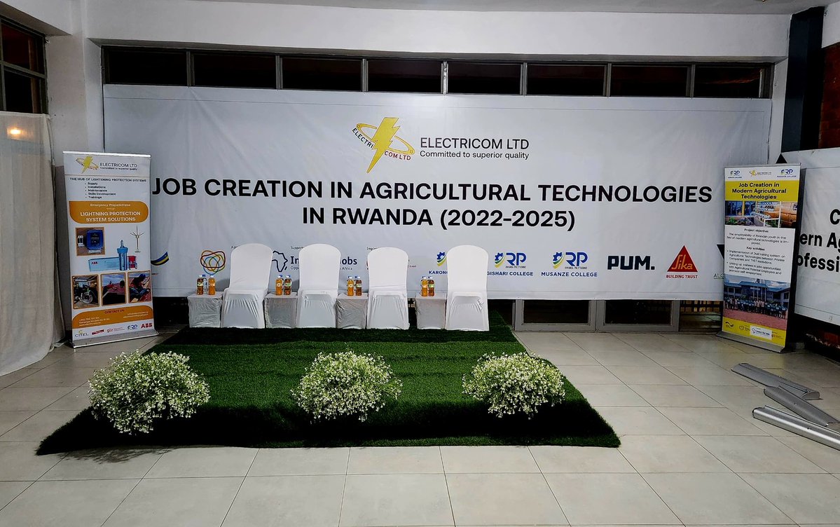 niyo_charles's tweet image. 🔊 IT&apos;S TODAY 🔊

All is set for today&apos;s event of Job Creation in Agricultural Technologies in Rwanda project phase-out at 📍 ELECTRICOM HQs – Gahanga

#ETC
#AgriTech
#SkillsForWork
#Rwanda