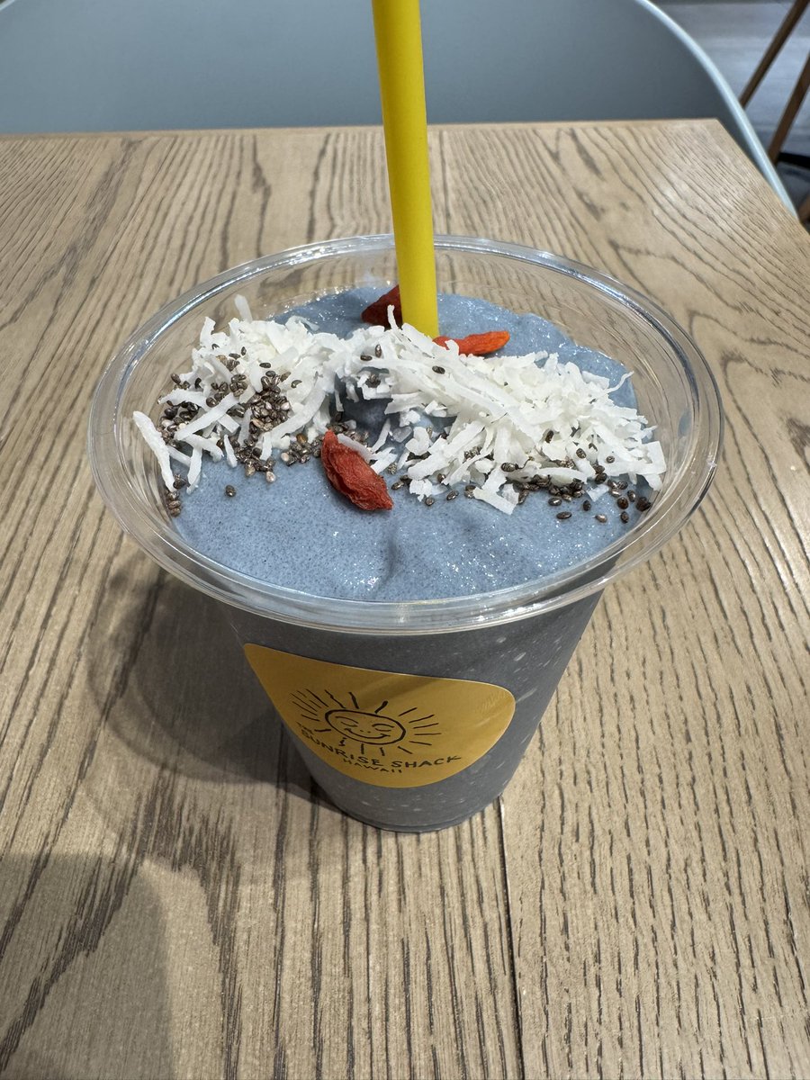 açaíです♪ 原宿のGALAXYでアサイー🐮🥣🫐🍌🍓 iPhone逝ったらGalaxyに戻そうかな