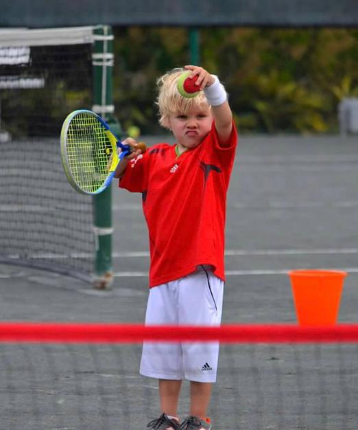 ParsaBombs's tweet photo. Following his official visit last weekend, five-star recruit Noble Renfrow (UTR 12.11 / #27 in the class of 2027 / #4 in Florida @TennisRecNet) has verbally committed to @UGAtennis and will join the Dawgs a year early for the fall of 2026. Has won five ITF juniors titles. https://t.co/UYwM8HEHN1