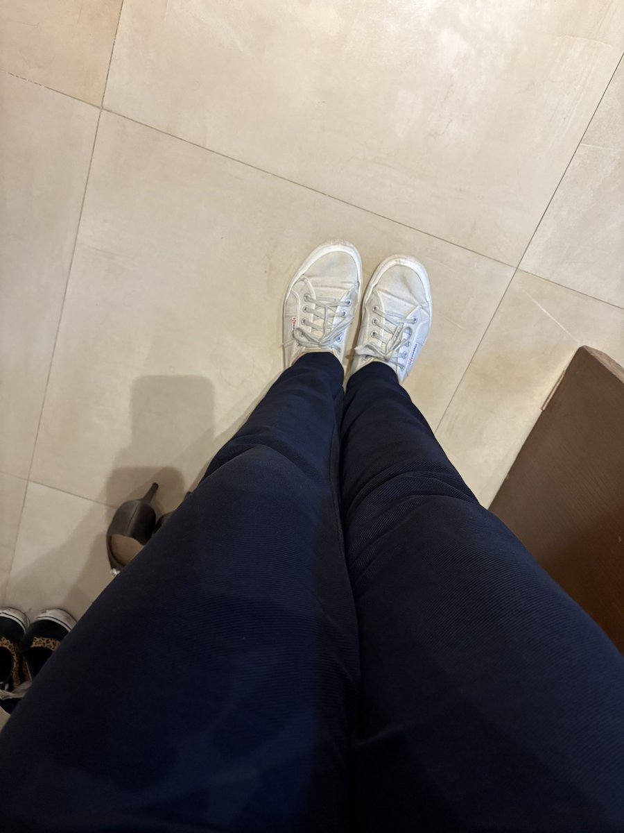 ArtoisLibra's tweet image. #dressedforsuccess Kann ich so Pyramiden? 🤗