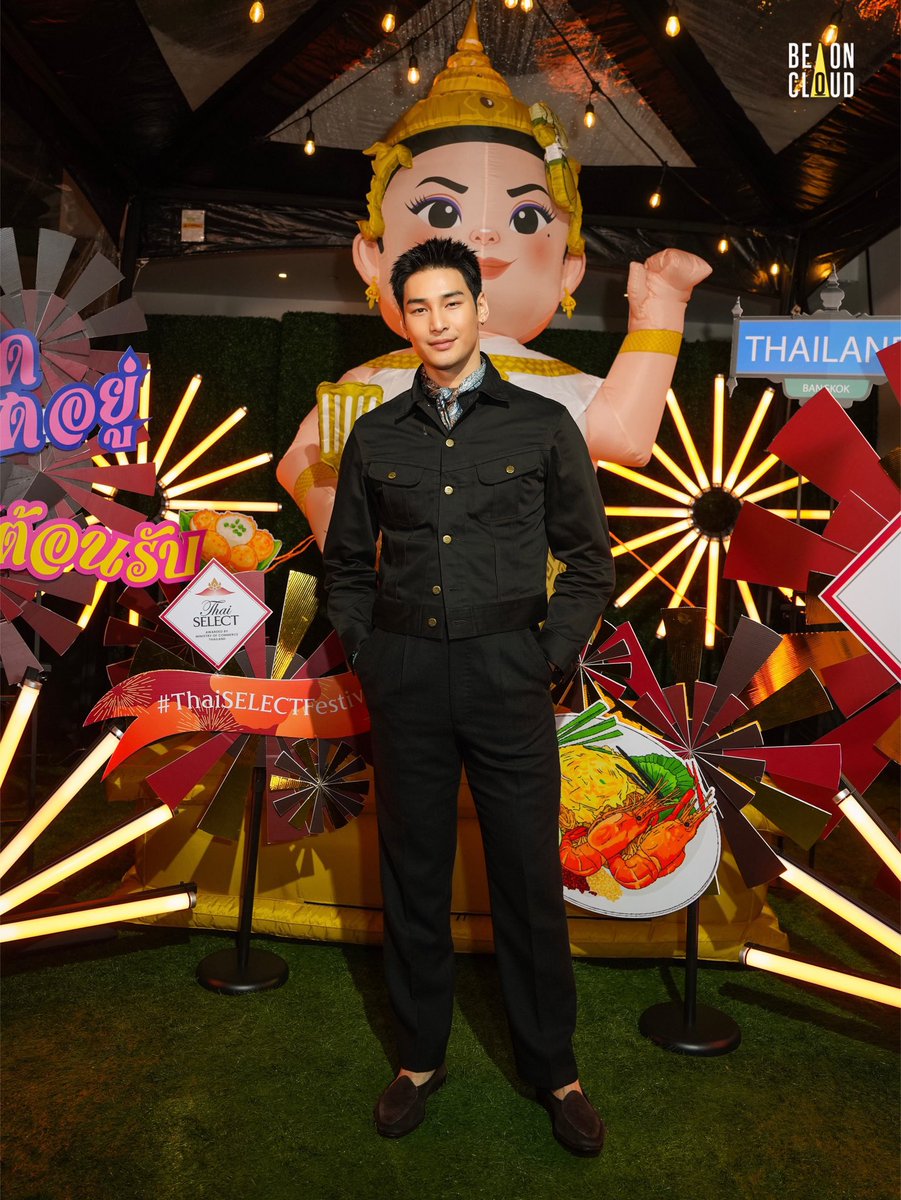 Foon555XApo555's tweet photo. Apo Nattawin attended The Savory Thai SELECT Night Market in Los Angeles, USA. #SavoryThaiNightMarket
#ThaiSELECTFestival #ThaiSelect
@Nnattawin1 #ApoNattawin #DIPT https://t.co/ydBVgWi9x7