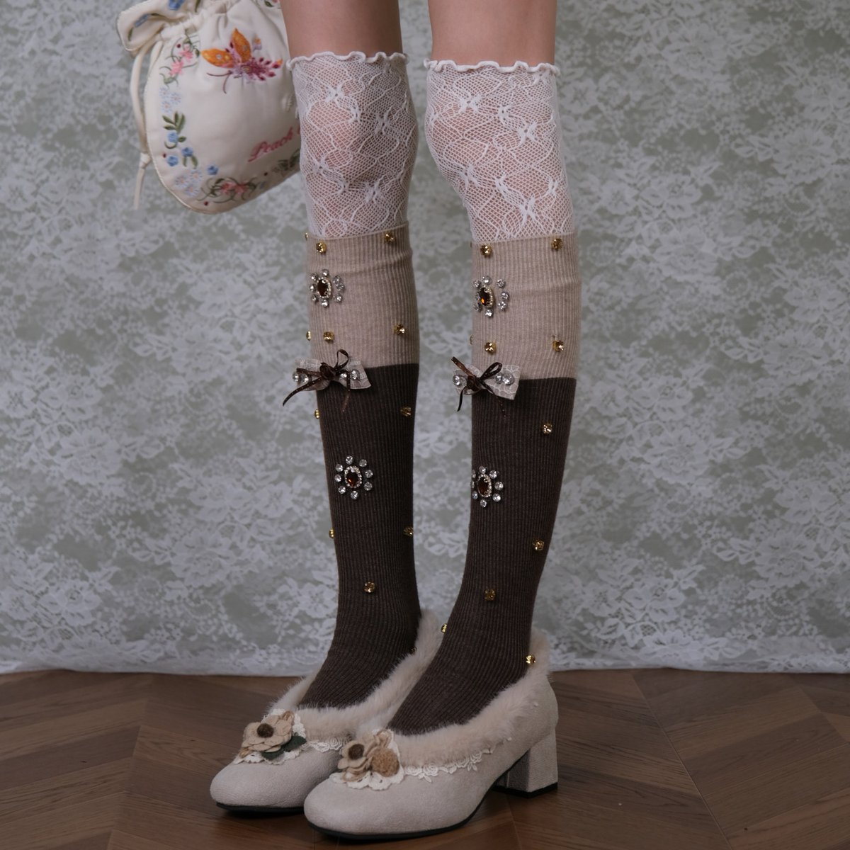 yy30238508's tweet photo. 冬の装いにおすすめ🧦🧦🧦

▼詳しくはこちらをcheck✓
https://t.co/RtDgkJhLCj https://t.co/oHJVcrm8MU