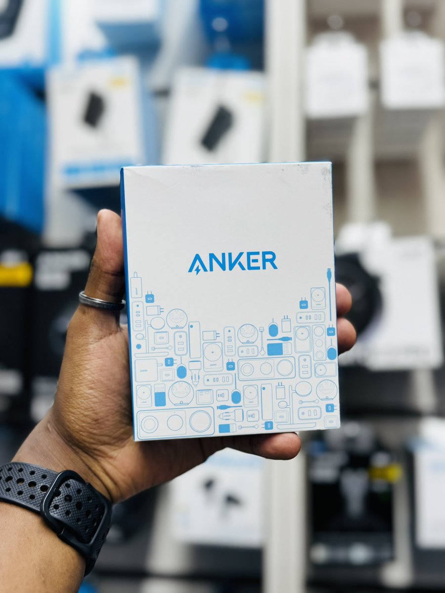 CLOUDTECH_KE's tweet image. Power up to 4 devices ✨ This Anker 140 W GaN charger is a beast — 3× USB-C + 1× USB-A, real-time power display, and smart temp control with ActiveShield. Perfect for your laptop + phone + tablet combo. 🔋 
#Tech #Charging #USBTypeC

Ksh 8500

Call: 0722 244482 
WhatsApp: