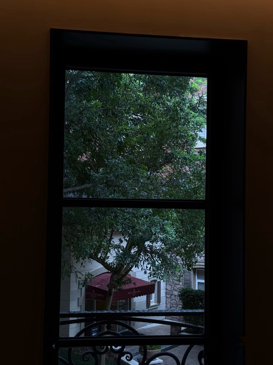 下雨天，迷糊起床开单刷交易量

发现对冲又爆了一个仓位

还好另外一边盈利的更多

Lighter 打火机上现货测试网了

留给大家冲刺的时间不多

观察了一下在跟进的项目，这个月榜应该快了

看到 $STBL 的 ESS 那段还是挺有意思的。

现在不是平台想怎么发币就怎么发，要有一套可以自用、也讲得通的模型。