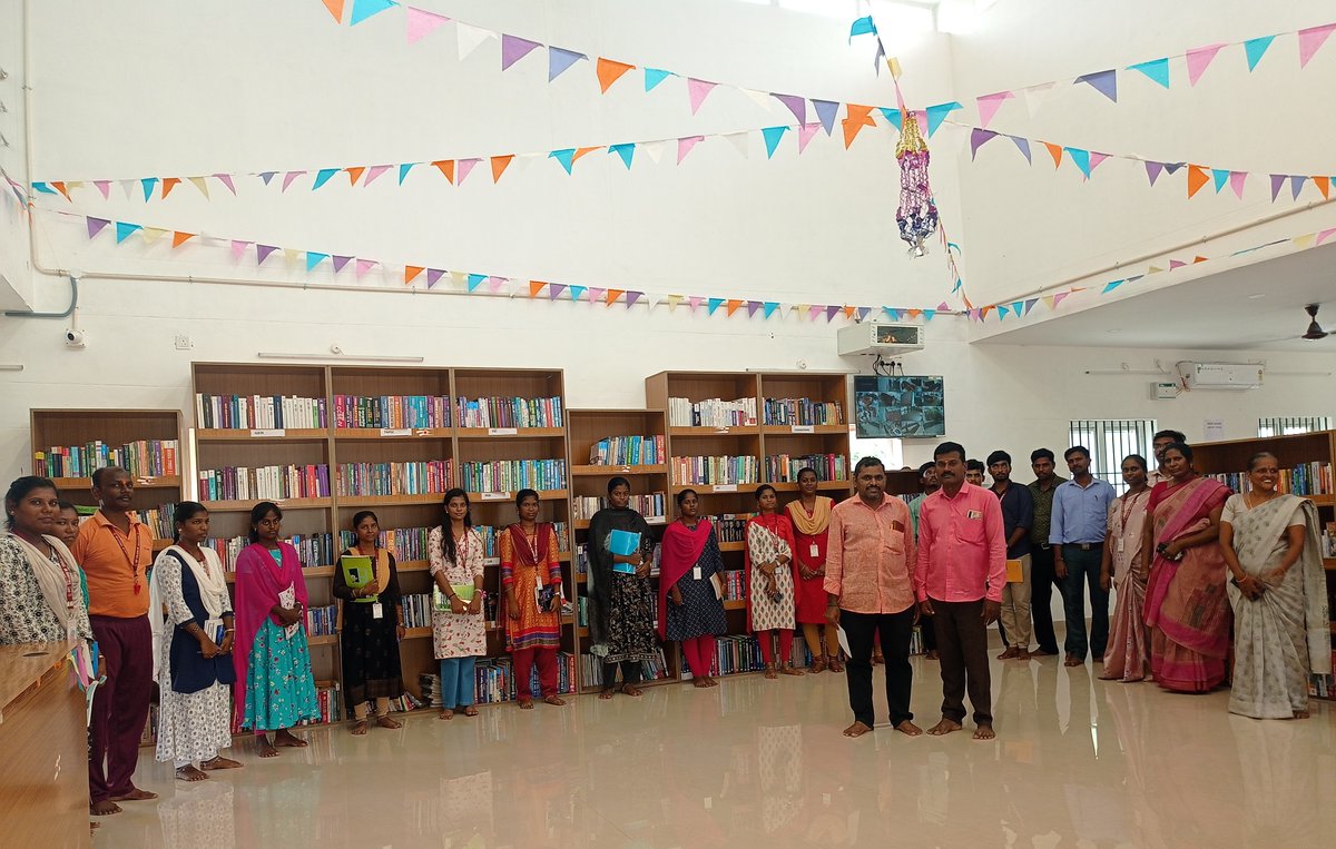 NSSGRT1TVLR's tweet image. GRT COE successfully organized a Public Digital Library Visit on 18.11.2025 as part of Library Week 2025 #LibraryWeek2025 #DigitalLibraryVisit #GRTCollegeOfEducation #DigitalLearning #ICTinEducation #FutureTeachers #LibraryAwareness #LifelongLearning #ReadingCulture #GRTCOE
