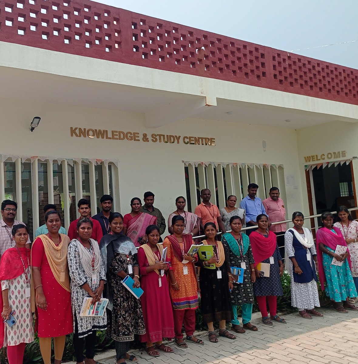 NSSGRT1TVLR's tweet image. GRT COE successfully organized a Public Digital Library Visit on 18.11.2025 as part of Library Week 2025 #LibraryWeek2025 #DigitalLibraryVisit #GRTCollegeOfEducation #DigitalLearning #ICTinEducation #FutureTeachers #LibraryAwareness #LifelongLearning #ReadingCulture #GRTCOE