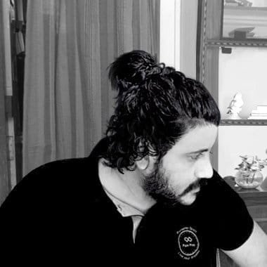 KarishmaAziz_'s tweet image. ये दोनों सोशल मीडिया पर सबसे ज़्यादा मुसलमानों के ख़िलाफ़ नफ़रत फैलाते थे, आज ये इस दुनियाँ में नहीं हैं।