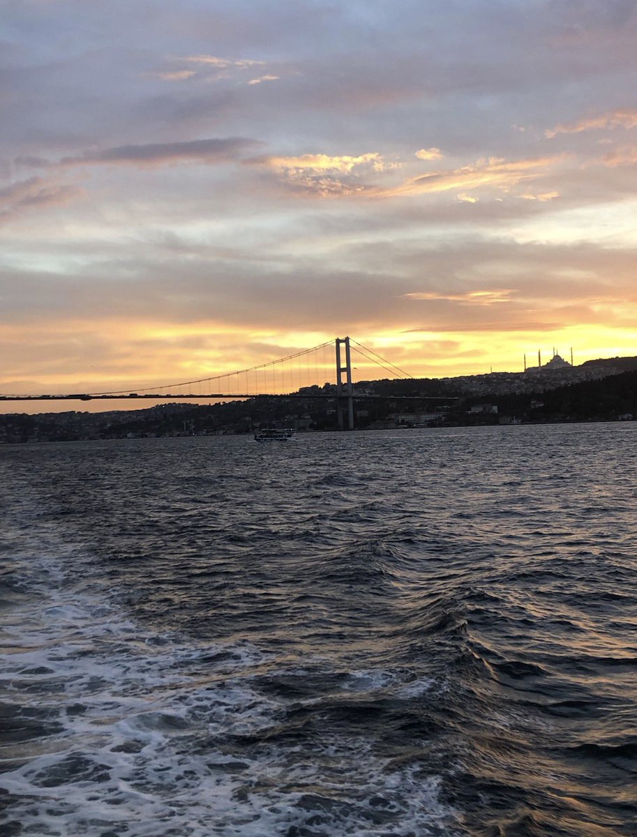 İnsanlar.
Günaydın.🍀😎