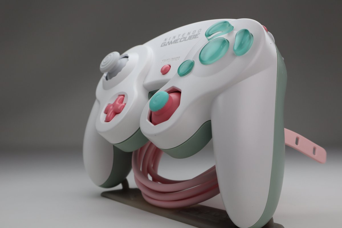 n3zModGod's tweet image. these might be some of the tuffest GameCube Controllers I&apos;ve ever made...