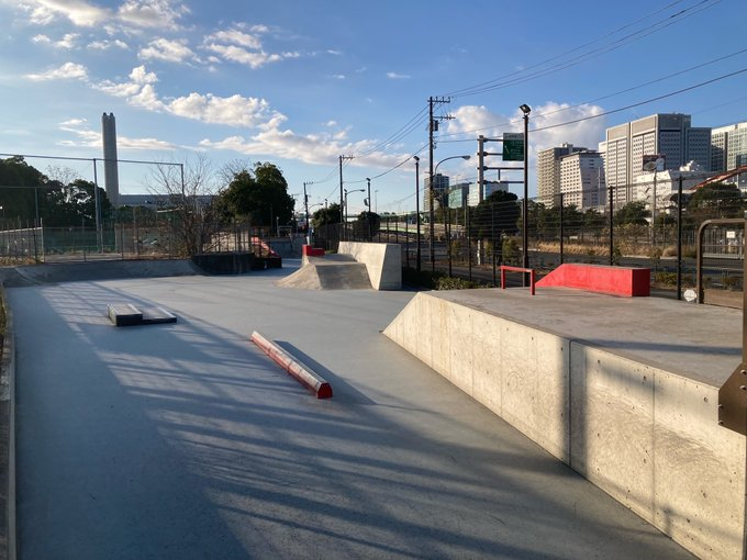 yashiokitapark's tweet image. 本日もスケートパークは、9時からオープンしています。夜は21時まで滑れますので、これから皆様のご来場をお待ちしています！#八潮北スケートパーク #品川スケートパーク #スケートパーク #品川区