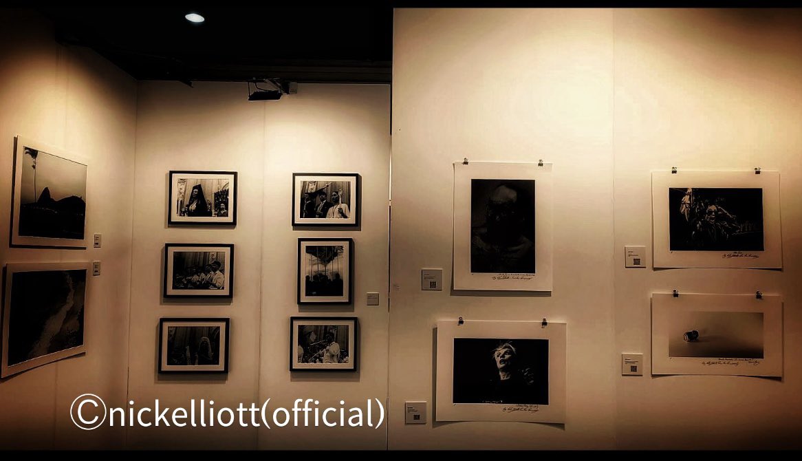 nickelliottinfo's tweet image. Palma Costabile, owner and curator of Medina Art Gallery in Rome, with Nick’s images at the show in Padua, Italy
@nickelliottrock 
@nickelliottinfo 
@beaverbrookes23 
#palmacostabile #medinaartgallery #curator #owner #rome #artgallery #italy #padua #artshow #nickelliottrock
