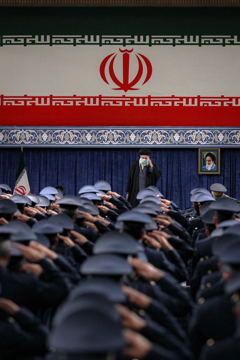 110_Tamim's tweet photo. جا دارد كه امروز ارتش جمهورى اسلامى ايران را «حزب‌الله» بناميم؛ ارتش حزب‌الله. «الا ان حزب‌الله هم المفلحون»

"حضرت آیت الله خامنه ای"

#ارتش_انقلابی
#جانفدای_مردم https://t.co/NkJRlv4S7K