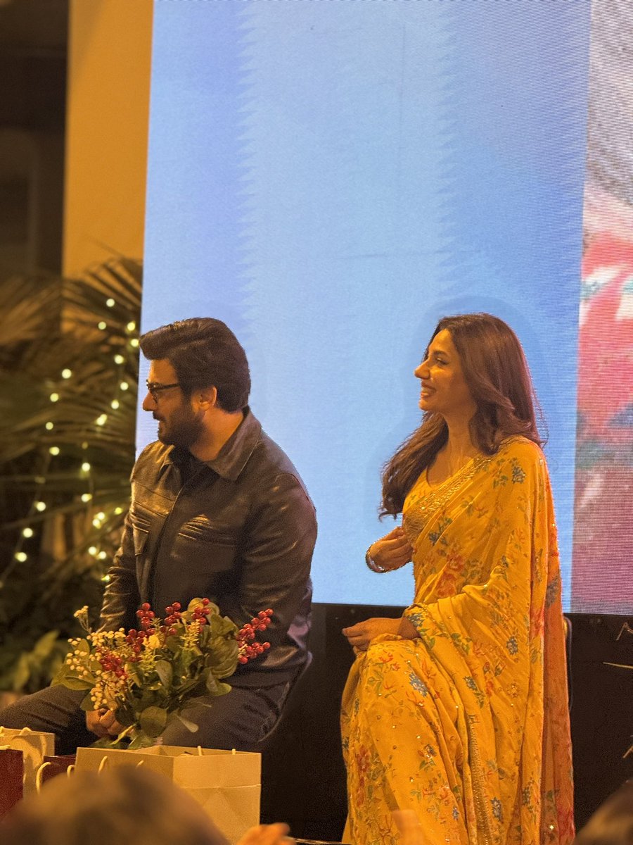 Jennation_'s tweet photo. breaking my twitter hiatus for this! was in the front row but couldn’t meet her. wish you had stayed a little longer @TheMahiraKhan 💛 https://t.co/hMeisImd89