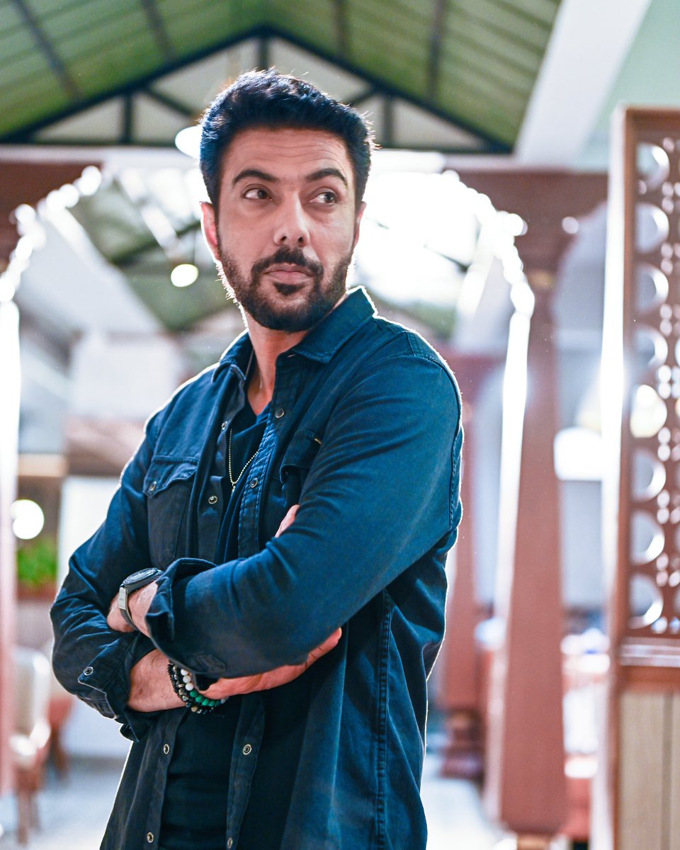 ranveerbrar's tweet photo. Sometimes it’s the little pauses that let you see everything clearly…
.
.
.
#ranveerbrar #tuesdaymood #takeapause #lifelessons #littlepause https://t.co/oFS3YGtArD