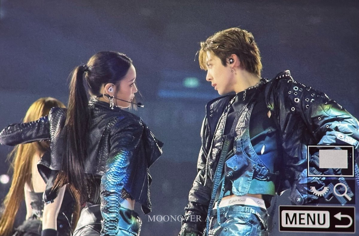 페어안무에서 우찬이의 아련눈빛이 부담스러웠던 애니언니가 몇달동안 눈깔다가 오랜만에 눈마주쳤고, 조우찬은 깜짝놀랜 사진이라는걸 알고나서 이사진을 본 나: 시발