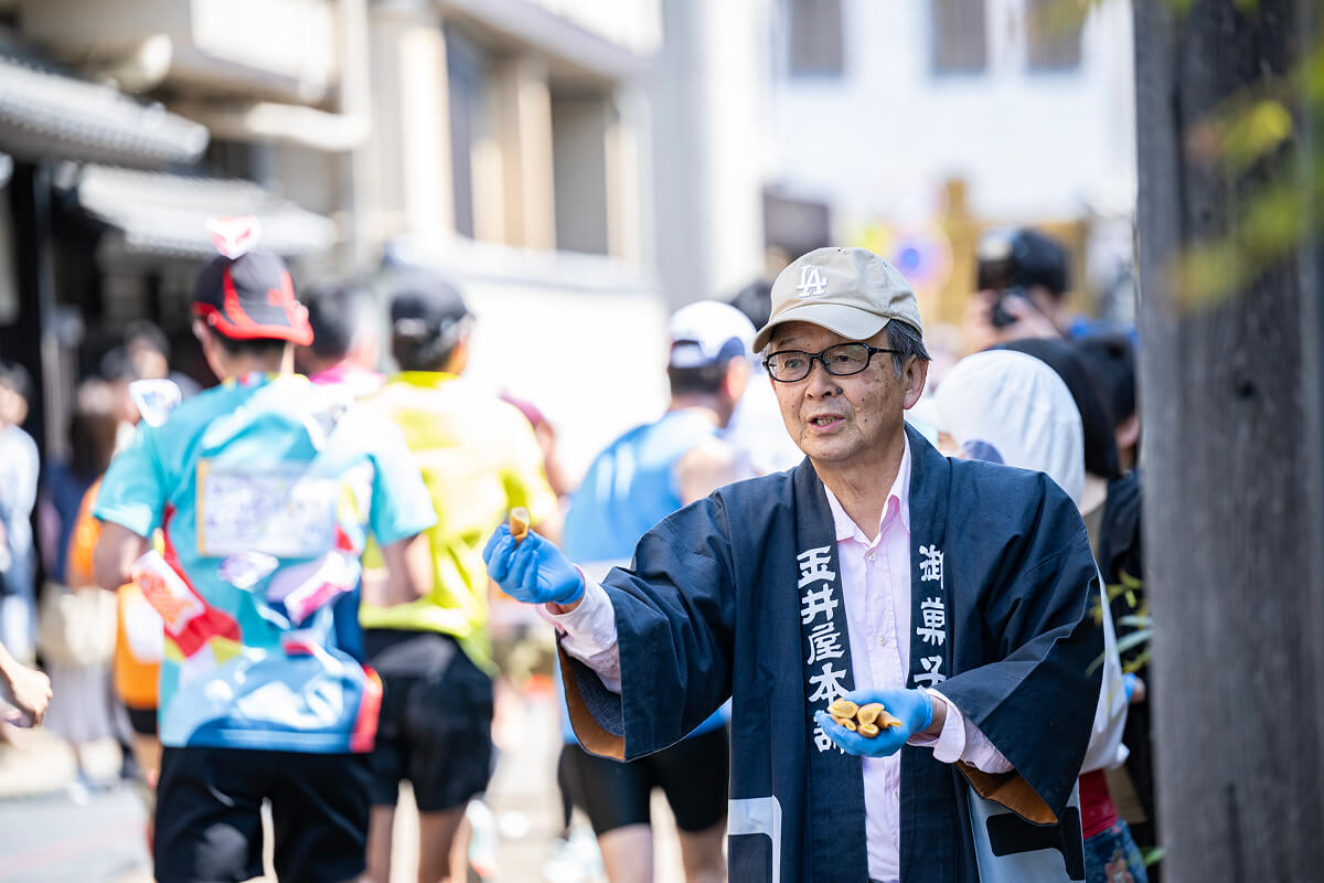 RUNNETJP's tweet image. *\ ぎふ清流ハーフ　エントリー受付中！/*

岐阜市の市街地から、歴史ある古い街並みや鵜飼で有名な長良川の清流沿いを走る、彩り豊かな楽しいコースが魅力の公認コースの「ぎふ清流ハーフマラソン」は、「日本一の応援！」と自負する沿道の大観衆の中、1万人のランナーが走る大規模大会。…