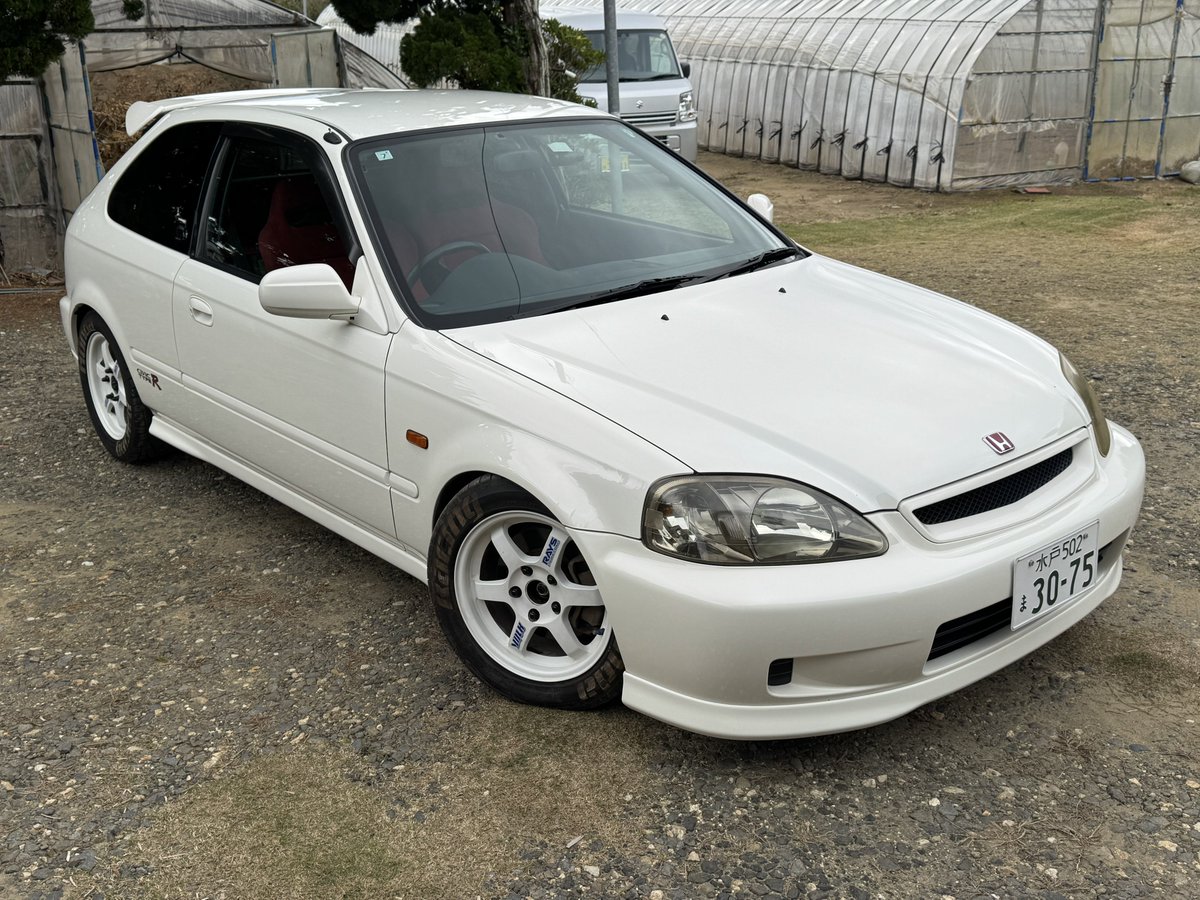 miracle_civic's tweet photo. 1年ぶりくらいに洗車した
たまに転がしてるけど、ずっと車庫の肥やしになってる https://t.co/HRfC3hpHf1