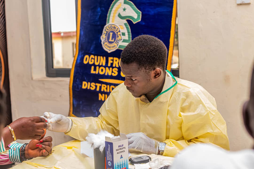 PeterOlokede's tweet image. Day 36 wasn’t a design day.
Network was bad, laptop wasn’t cooperating… so I just showed up as me a student learning, growing, and staying consistent.

Not every day is productive, but every day counts.
We move again tomorrow. 🚀✨

#100DaysOfDesign #UIUX #DesignJourney