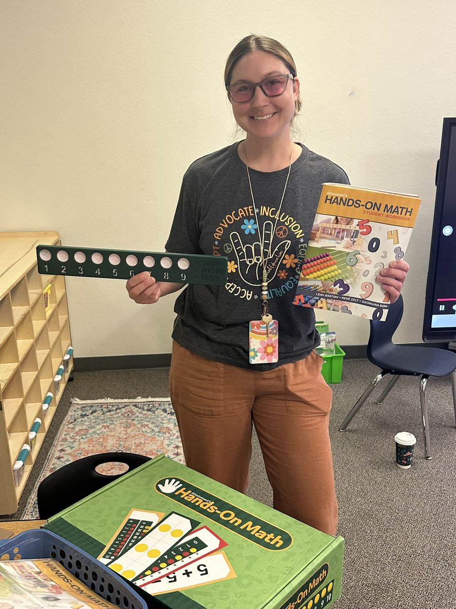 Lisa Robertson tweet media