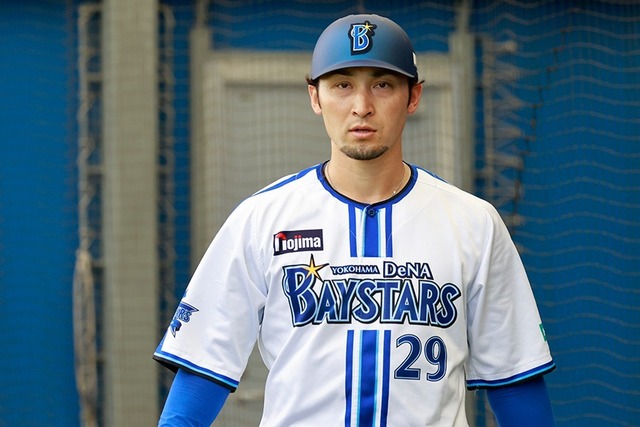 楽天、伊藤光の獲得を発表　今季のFA移籍第1号…DeNAから行使、36歳のベテランが決断
news.yahoo.co.jp/articles/44bb7…

　楽天は18日、DeNAから海外フリーエージェント（FA）権を行使した伊藤光捕手を獲得したと発表した。今オフのFA移籍1号となった。

【映像】グラブ投げつけ、踏むわ踏むわ…ブチ切れて...